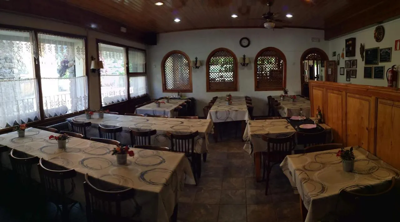 Hostal Pas De La Pera Aransa