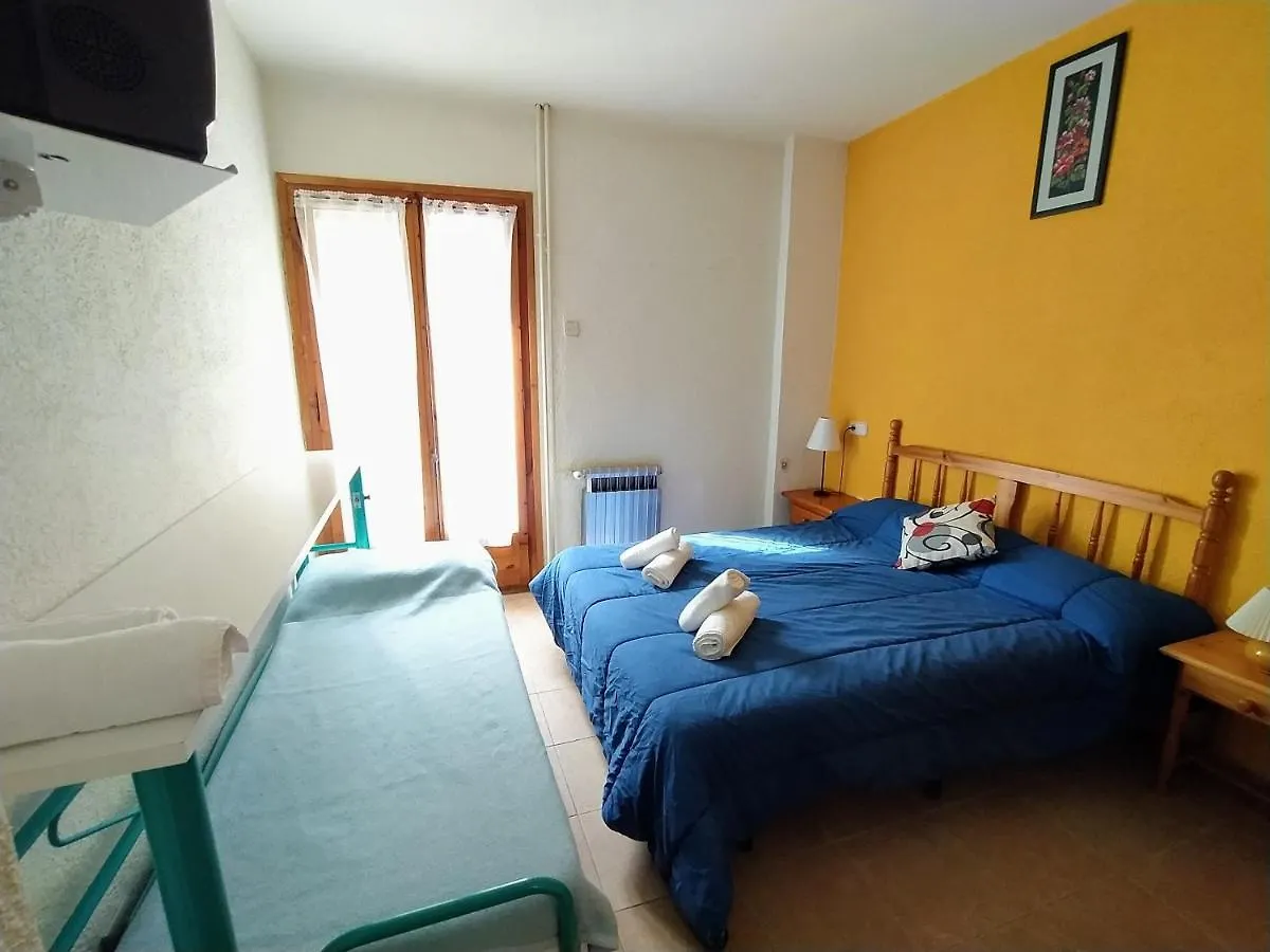 Hostal Pas De La Pera Aransa Guest house